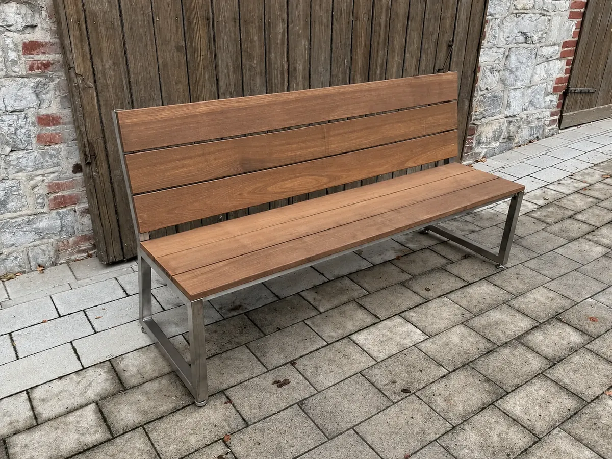 Bank Dieter aus Edelstahl und Holz ohne Armlehnen